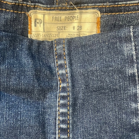 Free People Ultra High Rise Bootcut‎ Crop Jeans - Picture 4 of 4